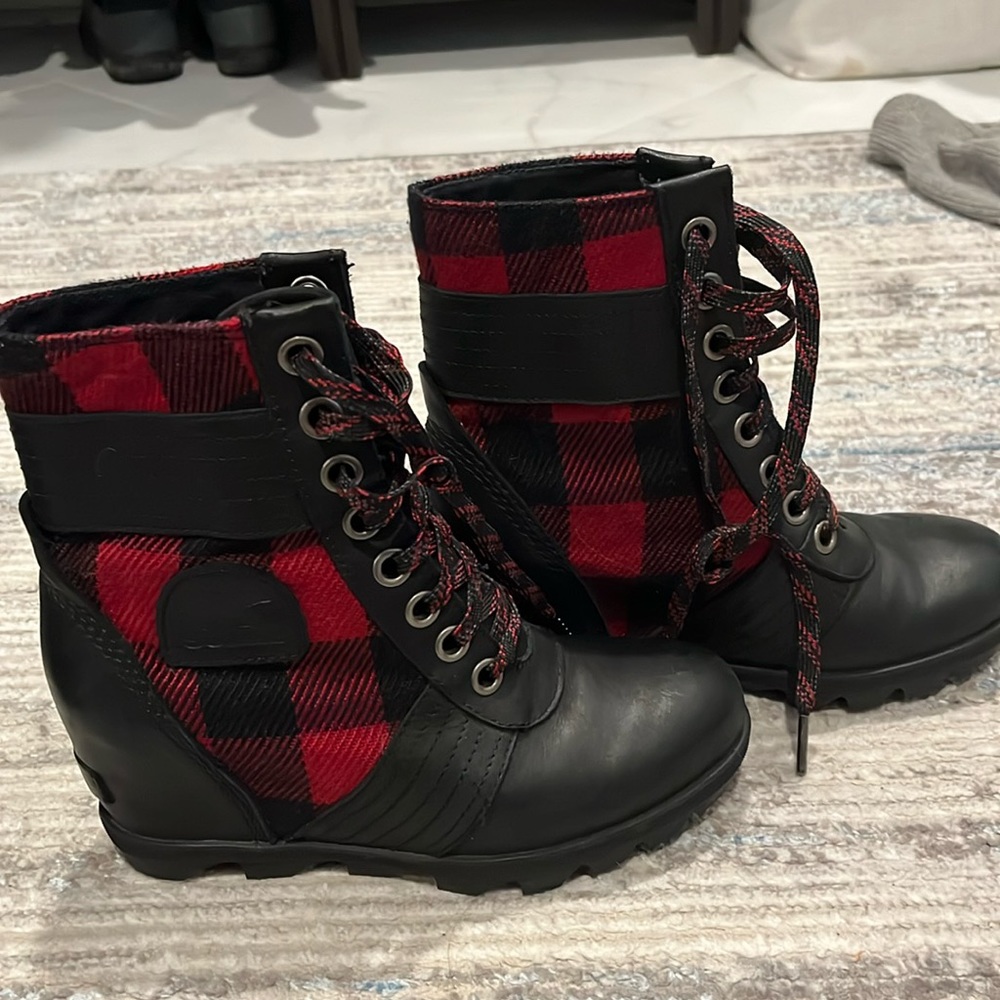Sorel wedge boots